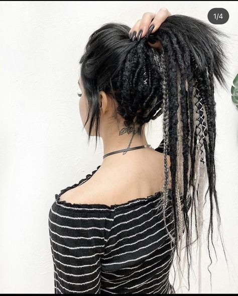 Half Dreaded Hair, Synthetic Dreads Hairstyles, Short Haircut Tutorial, Short Haircut For Women, Skirts Design, Partial Dreads, Dreadlocks Girl, Haircut For Women, Dreads Girl