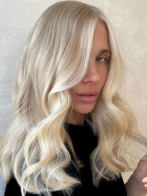 Shop our Lace Wigs Blonde Without Bangs Wigs Shoulder Length Wavy Synthetic Wigs for best look! Bright Pearl Blonde Hair, Creamy Pearl Blonde Hair, Creme Blonde Hair, Fully Blonde Hair, Pearl Blonde Highlights, Warm Platinum Blonde Hair, Scandi Blonde Hair, Cold Blonde Hair, Swedish Blonde Hair