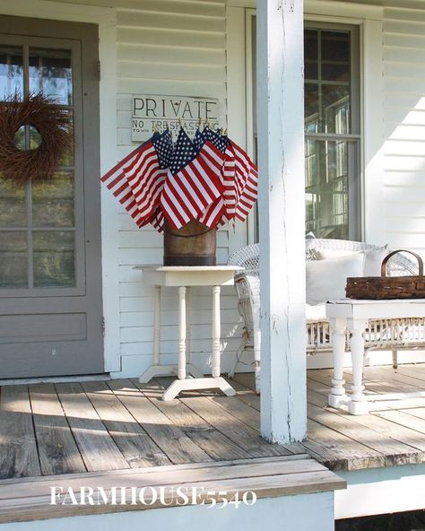 Fourth Of July Front Porch Decor, Fourth Of July Front Porch, Blue Door House, Farmhouse Front Door Decor, Country Front Door, White Front Door, Cottage Front Doors, Red Front Door, Front Door Makeover