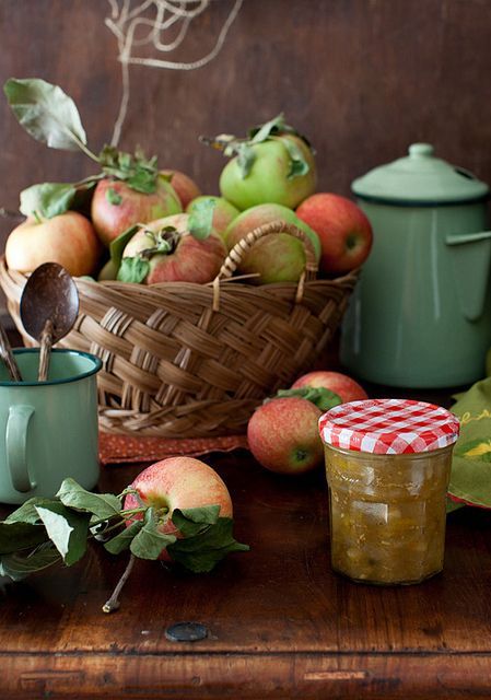 Country Woman At Heart Kitchen Color Green, Trendy Kitchen Colors, Apple Chutney, Yellow Tomatoes, Tomato Chutney, Green Country, Harvest Time, Tutti Frutti, Kitchen Colors