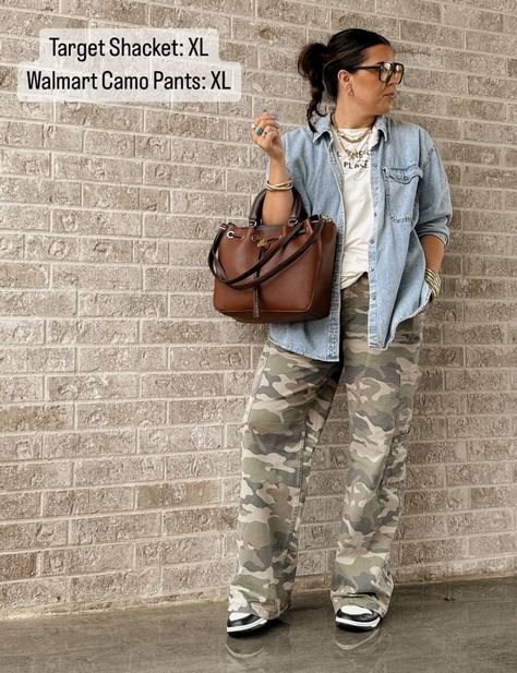 Style Camo Cargo Pants, 2023 Clothes, Mom Outfits Fall, Daily Ootd, Curvy Petite Fashion, Camo Outfits, Camo Cargo Pants, Work Style, 31 Days