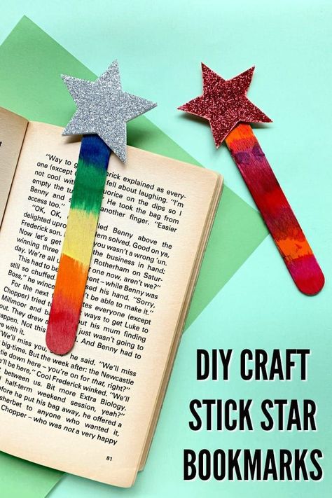 Popsicle Stick Bookmarks, Stick Bookmarks, Bookmark Crochet, 8 Birthday, Star Bookmark, Diy Popsicle, Creative Bookmarks, Bookmark Craft, Craft Christmas