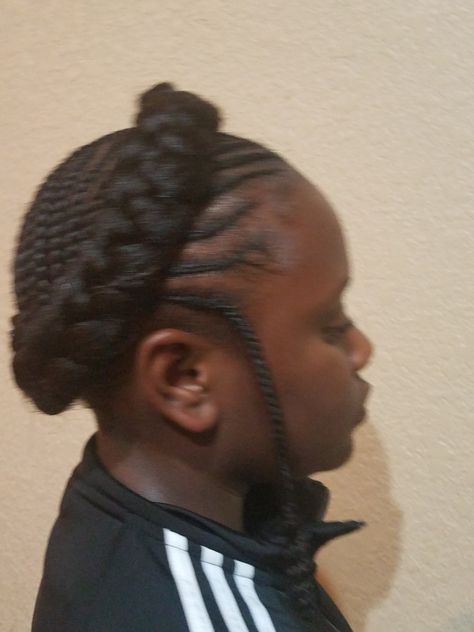 Halo Braid Black Women, Halo Braid With Box Braids, Braid Halo Crowns, Halo Braid With Weave, Braided Halo Hairstyle, Braid Halo, Kids Halo Braid, Halo Braids, Daughter Hairstyles