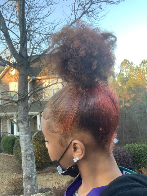 Too Knot Bun Black Women Natural Hair, Pink N Brown Hair, Brown N Pink Hair, Top Knot Natural Hair Black Women, Top Knot Curly Bun, Top Knot Ponytail Black Women, Natural Top Knot Bun, Top Knot Bun Curly Hair, Top Not Bun Natural Hair