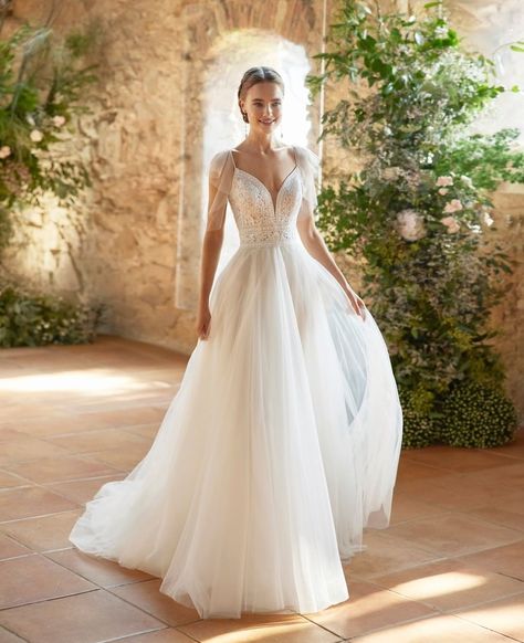 Wedings Drees 2024, Wedding Dress 2024, Wedding Frocks, Wedding Clothing, Fancy Wedding Dresses, Fancy Wedding, Romantic Mood, Engagement Party Wedding, Dress 2024