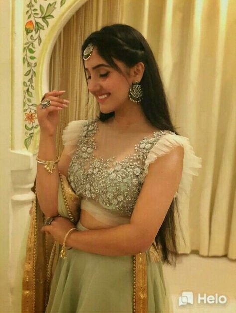 Asees Kaur, Ashnoor Kaur, Indian Bridal Fashion, Bridal Fashion, Indian Bridal, Bridal Style, Hairstyles, Saree, Hair Styles