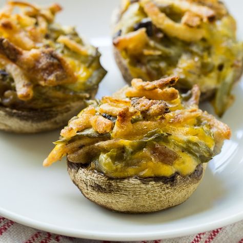 Green Bean Casserole Stuffed Mushrooms - Spicy Southern Kitchen Leftover Green Beans, Cheesy Green Bean Casserole, Best Green Bean Casserole, Slow Cooker Green Beans, The Best Green Beans, Avocado Recipes Healthy, Mushroom Casserole, Bite Size Snacks, Greenbean Casserole Recipe