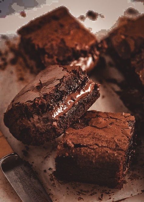 ~Desserts Yummy Aesthetic, Chocolate Deserts, Brownies Chocolate, Chocolate Girls, Chocolate Dreams, Chocolate Brownies, Food Obsession, Aesthetic Food, Sweet Recipes