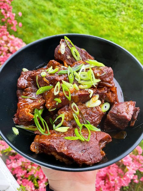 Gochujang Braised Beef Roast Gochujang Beef, Sunday Roast Beef, Braised Brisket, Lazy Dinners, Asian Dinners, Beef Roast, Roast Beef Recipes, Beef Chuck Roast, Weekend Meals