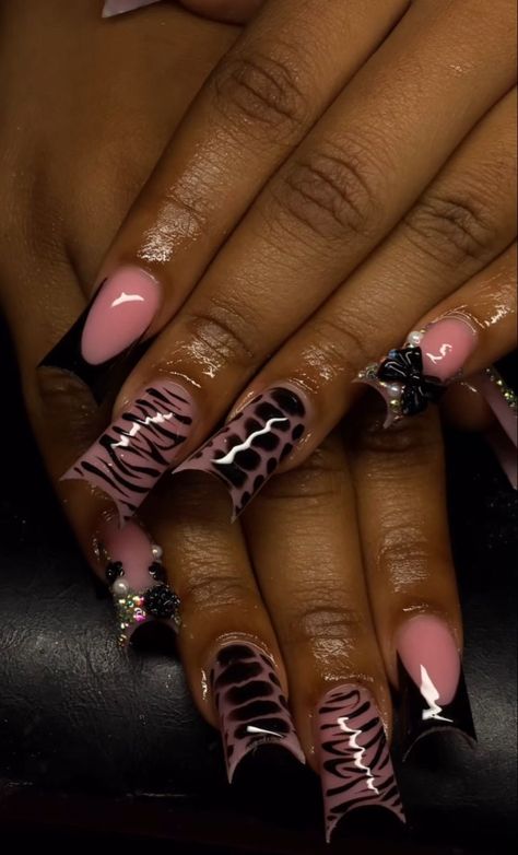 Nail inspo Back2school Nails, Shorties Nails, Idol Nails, Cheetah Print Nails, Black Tips, Punk Nails, Hard Nails, Duck Nails, Colored Acrylic Nails