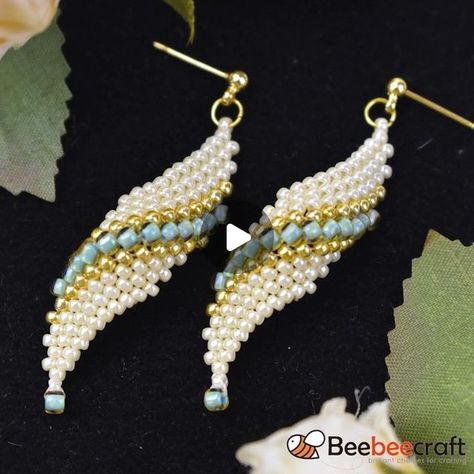 Beebeecraft on Instagram: "DIY Vintage Style Feather Seed Beaded #Earrings. 🌟🌟  #beebeecraft #handmadejewelry #handmade  #jewelrydiy #beadedjewelry #videotutorials  #creative #supplies #crafts #diy #jewelrymaking" Beaded Feather Earrings Tutorial, Beebeecraft Tutorials, Seed Beaded Earrings, Beaded Feather, Bee Crafts, Instagram Diy, Earring Tutorial, Diy Vintage, Beading Tutorials