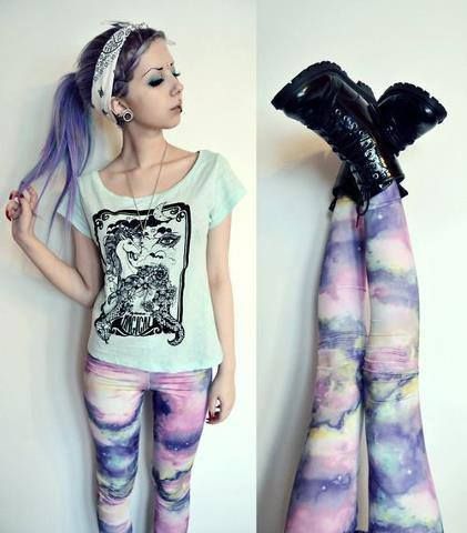 Pastel Goth Shoes, Grunge Alternative Fashion, Pastel Goth Hair, Glam Punk, Nails Pastel, Goth Shoes, 2010s Fashion, Goth Hair, Goth Shirt