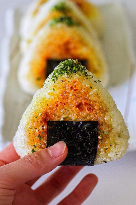 Vegan Yaki Onigiri aka Japanese Grilled Rice Balls with Chickpea "Chuna" Filling Grilled Rice Balls, Onigiri Filling, Vegan Japanese Food, Yaki Onigiri, Grilled Rice, Vegan Lunch Box, Tea Infusion, Japanese Food Bento, Vegan Grilling