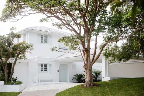 HOW TO CHOOSE THE PERFECT EXTERIOR WHITE PAINT — THREE BIRDS RENOVATIONS Coastal Home Exterior, Dulux White, Birds House, Interior Window Shutters, Three Birds Renovations, Mediterranean Villa, Deck Paint, Estilo Tropical, Three Birds