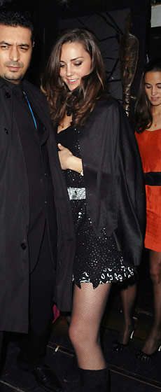 Kate Middleton leaving a Halloween costume party at Mahiki's nightclub in London, October 31, 2007. Kate Middleton Legs, Dresses With Black Tights, Heavy Is The Crown, Catherine Cambridge, Halloween 2007, Princesse Kate Middleton, Cambridge Family, Kate And Pippa, Princess Katherine