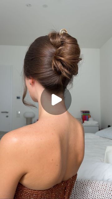 Tetiana Soviak on Instagram: "Trendiest hairstyle for fall - French Twist 🍂🤍" French Twist Tutorial, French Twist Updo, French Twist Hair, Twist Hair, French Twist, Trendy Hairstyles, Fall Hair, Hair Makeup, Twist