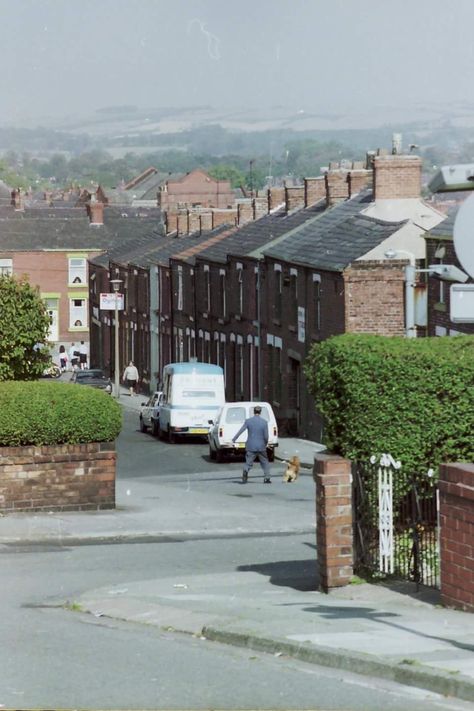 St Helens Town, Glasgow City Chambers, Kentish Town London, Saint Helens, Buchanan Street Glasgow, 80s Photos, Hastings Old Town, St Helens, Radio City