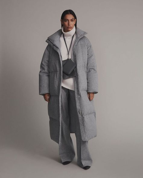 JOSEPH on Instagram: “The Celida Coat in soft brushed flannel. #JOSEPHfashion” Womens Puffer Coat, Puffer Coat Outfit, Grey Puffer Coat, Puffer Outfit, Grey Puffer Jacket, Women's Puffer Coats, Joseph Fashion, Capsule Outfits, Grey Coat