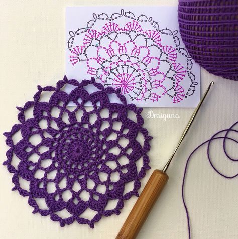 Free Crochet Doily Patterns, Crochet Dreamcatcher, Crochet Dollies, Crochet Mandala Pattern, Crochet Circles, Crochet Doily Patterns, Crochet Mandala, Crochet Motifs, Crochet Doily