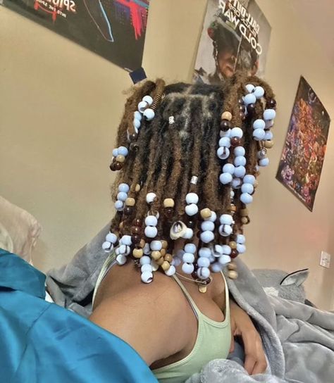 Short Dreadlocks Styles, Cabello Afro Natural, Beautiful Dreadlocks, Short Locs Hairstyles, Dreadlock Styles, Dyed Hair Inspiration, Dreads Styles, Pelo Afro, Pretty Braided Hairstyles