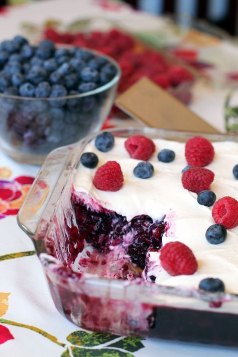 This Blueberry Raspberry Jell-O salad is my adaptation of my grandmother's famous dish. It has always been the key dessert at any potluck! Twinkie Strawberry Shortcake, Raspberry Jello Salad, Blueberry Jello Salad, Raspberry Jello, Strawberry Icebox Cake, No Bake Summer Desserts, Golden Oreo, Blueberry Pie Filling, Jello Desserts