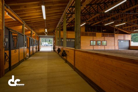 Horse Barn Designs Layout, Indoor Horse Riding Arena, Covered Riding Arena, Luxury Horse Barns, Horse Riding Arena, Dream Barn Stables, Barn Layout, Horse Farm Ideas, Riding Arena