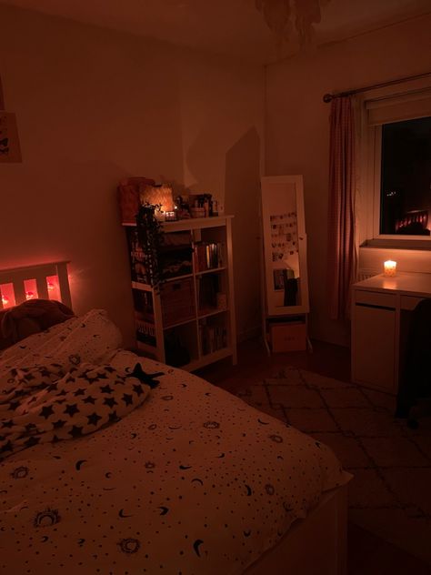 Witch Room Aesthetic Bedroom, Gloomy Aesthetic Bedroom, Candle Room Aesthetic, Red Bedroom Aesthetic, Mood Lighting Bedroom, Future Bedroom Ideas, Red Bed, Cozy Rooms, Arte Aesthetic