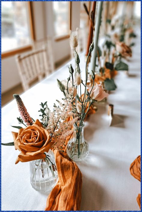 Fall Centerpieces Wedding, Fall Wedding Tablescapes, Long Table Centerpieces, Bud Vases Wedding, Bud Vase Centerpiece, Wedding Top Table, Boho Wedding Centerpieces, Wedding Centerpiece Ideas, Long Table Wedding