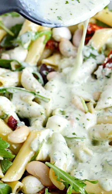 Creamy Pesto Pasta Salad Creamy Pesto Pasta Salad, Salad And Dressing, Creamy Pesto Pasta, Veggie Pasta Salad, Creamy Pesto Sauce, Cold Pasta Salad Recipes, Pasta Salad Dressing, Pesto Pasta Salad, Salad Recipes Video