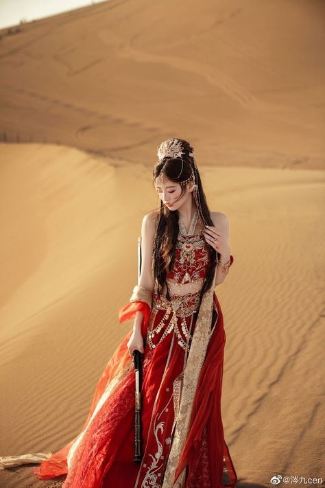 Chinese Ancient Clothing, Chinese Princess Dress, Fashion Terminology, Traditional Asian Dress, Hanfu Girl, Ancient Dress, Dancer Dress, Ancient Chinese Dress, Chinese Style Dress