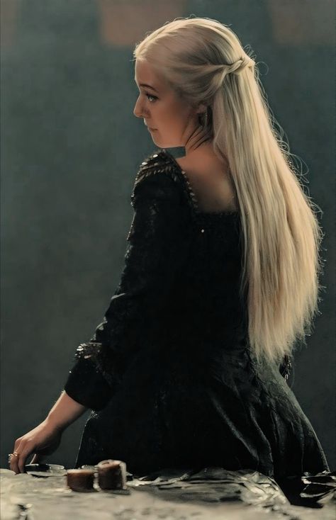 Rhaenyra Hairstyles, Rhaenyra Targaryen Hairstyle, House Of The Dragon Hairstyles, Rhaenyra Targaryen Hair, Tv Hairstyles, House Of The Dragon Rhaenyra, Hair Styles Cute, Targaryen Hair, Top Braid