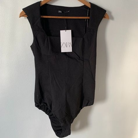 Never Worn! Cute Black Zara Bodysuit. Can Look Cute With Jeans Or Dress Pants! :) Asymmetric Bodysuit, Zara Bodysuit, Ruffle Bodysuit, Square Neck Bodysuit, Pink Bodysuit, Cutout Bodysuit, Knit Bodysuit, Long Sleeve Blouse Pattern, Vintage Beaded Dress