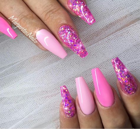 Pink glitter barbie nails Barbie Pink Nails With Glitter, Nail Art With Glitter, Pink Nails With Glitter, Art With Glitter, Poppin Nails, Barbie Pink Nails, Nail Pics, Nails Neon, Glitter Accent Nails