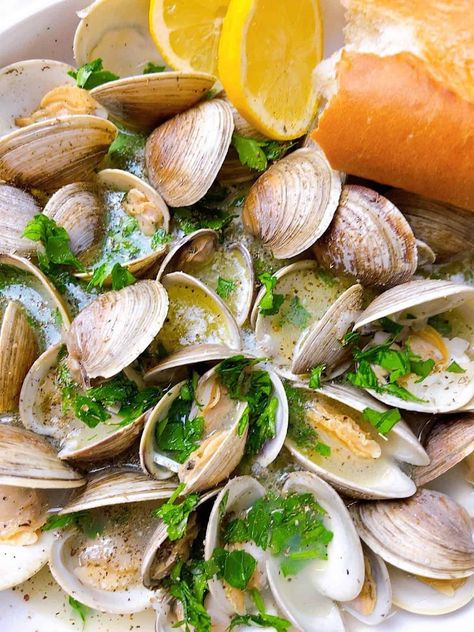 Easy Steamed Littleneck Clams in White Wine and Garlic Sauce | Powell Family Cooking Clams With White Wine Sauce, Steamer Clams White Wine, Steamed Clams In White Wine Garlic, Littleneck Clam Recipes, Clams In White Wine Sauce, Steam Clams, Steamed Clams Recipe, Scallop Recipes Pasta, Mussels Marinara