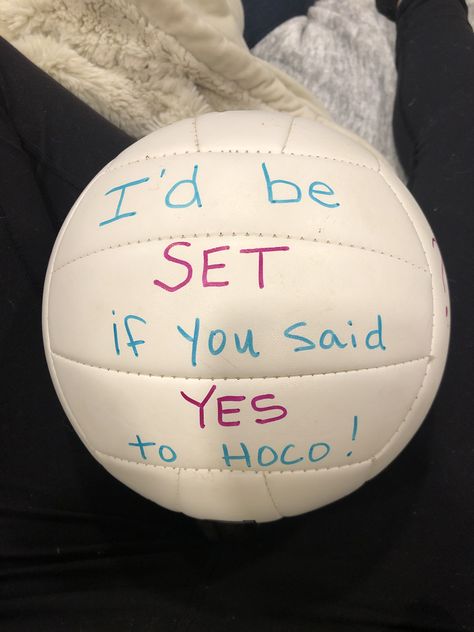 Volleyball Hoco Proposals Ideas, Volleyball Hoco Signs, Hoco Proposals Ideas Volleyball, Cute Proposals, Volleyball Hoco Proposals, Hoco Boards, Hoco Signs, Volleyball Ideas, Homecoming Signs