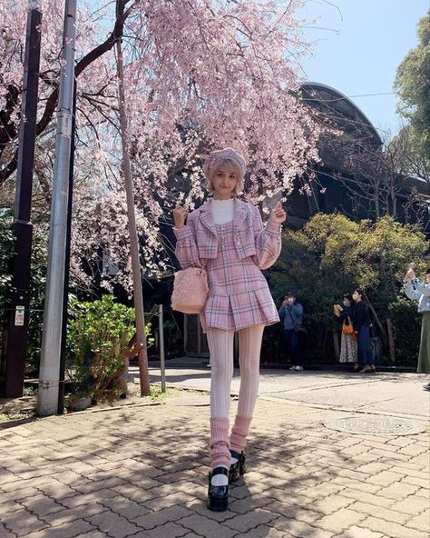 Vina of the Valley on Instagram: "The perfect set to enjoy spring blossoms 🌸🌸 our Prep School Idol set is available and ready to ship!!" Vina Of The Valley, Traditional Goth, Harajuku Tokyo, Tokyo Street Style, Normal Clothes, Valley Girls, Pastel Fashion, Fashion Wishlist, J Fashion