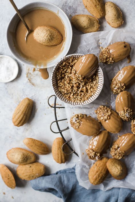 Madeline Cookies Recipe, Madelines Recipe, Espresso Glaze, بيتي فور, Madeline Cookies, French Delicacies, Madeleine Recipe, Roasted Strawberries, Butter Toffee