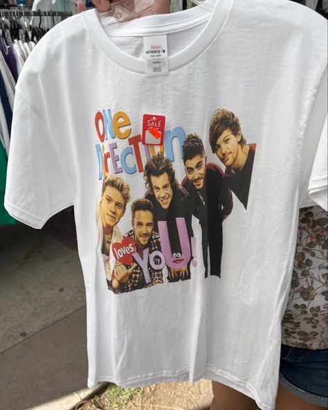 One Direction Club Night Outfits, One Direction T Shirts Ideas, One Direction Shirt Ideas, One Direction Merchandise, 1d Core, Club Night Outfit, One Direction Shirt, One Direction Merch, One Direction Harry