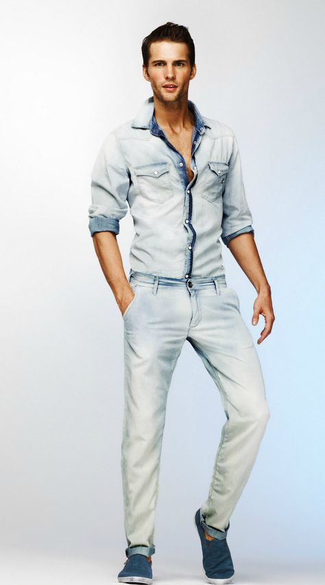 Tomas Skoloudik for Gas Jeans S/S 2012 lookbook Tomas Skoloudik, Gas Jeans, Modeling Poses, Formal Men, Fashion Australia, Jeans Accessories, Swag Men, Denim Clothing, Mens Fashion Inspiration