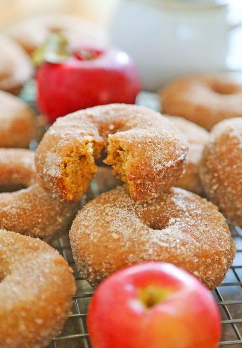 Baked Apple Cider Donuts – The Comfort of Cooking Autumn Desserts, Cider Donuts Recipe, Apple Cider Donuts Recipe, Mulled Apple Cider, Apple Cider Donuts Baked, Autumn Baking, Blueberry Donuts, Pumpkin Spice Donut, Baked Apple