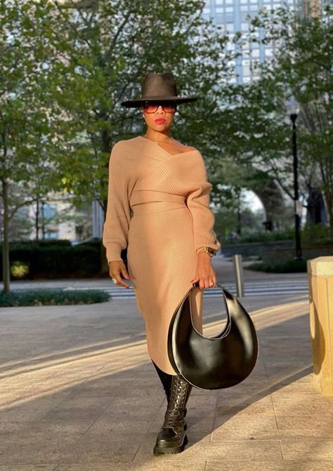 Fashion for Black women over 50 Black Women Hats Fashion, Fashion For Black Women Over 50, Black Woman Sophisticated Outfits, Black Women Classic Style, 2023 Fashion Trends For Black Women, Black Women Fashion Over 40, Fashion For Black Women, Older Black Women Fashion, Black Women Dress Outfits