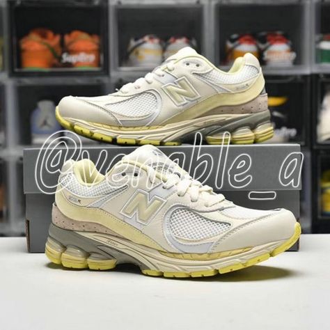 New Balance 2002R AURALEE White Sneakers EU 41.5 New Balance 2002r Bone, New Balance Style, New Balance 2002r, Sneaker Brands, White Sneakers, New Balance, Bones, Brand New, Sneakers