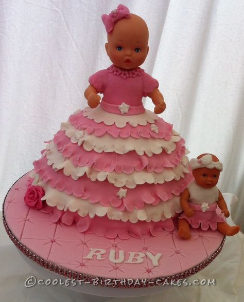 Awesome DIY Birthday Cake Ideas for the Homemade Cake Decorating Enthusiast Babydoll Birthday Cake, Doll Cake Ideas, Doll Cake Diy, Baby Doll Cake, Doll Cake Designs, Homemade Cake, Barbie Cake, Girl 2nd Birthday, Doll Party