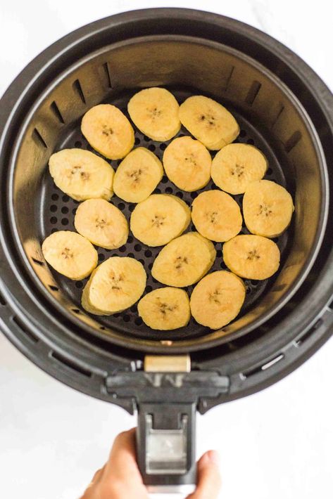 Air Fryer Banana Chips, Air Fryer Plantains, Plantain Chips Recipe, Air Fryer Banana, Dehydrated Bananas, How To Cook Plantains, Baked Plantains, Cooking Bananas, Soy Free Recipes