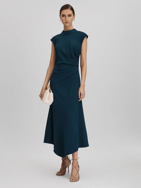 MARIA'S STYLE PLANET: RUCHED MIDI DRESS Donna Suits, Teal Outfits, Midi Wedding Dress, Gamine Style, Beautiful Dresses For Women, Ruched Midi Dress, Ribbed Midi Dress, Oversized Dress, Gowns Of Elegance