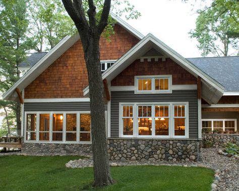 Craftsman Style Homes Exterior Color, Craftsman Style Homes Exterior, Cedar Siding Exterior, Cedar Shingle Siding, Green Siding, Home Remodeling Exterior, Lake Houses Exterior, Siding Options, Homes Exterior