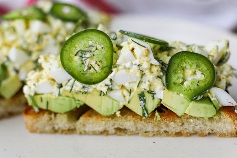 Cottage Cheese Egg Salad - Healthyish Foods Cottage Cheese Egg Salad, Chicken Macaroni Salad, Dessert Pasta, Cottage Cheese Eggs, Avocado Toast Egg, Holiday Appetizers Recipes, Healthy Eggs, Cottage Cheese Recipes, Ambrosia Salad