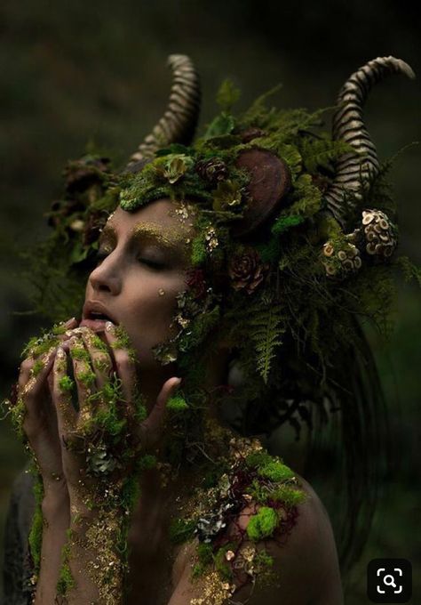 Mother Nature Costume, Wood Nymphs, Idee Cosplay, Fairy Makeup, Fantasy Photography, Forest Photography, Foto Art, Forest Fairy, Fantasy Inspiration