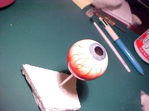 Realistic eyeball... Crayola Model Magic Realistic Eyeball, Black Eyeshadow Tutorial, Human Body Science, Eye Model, Cells Project, Eye Anatomy, Halloween Forum, Genius Hour, Ed Wood