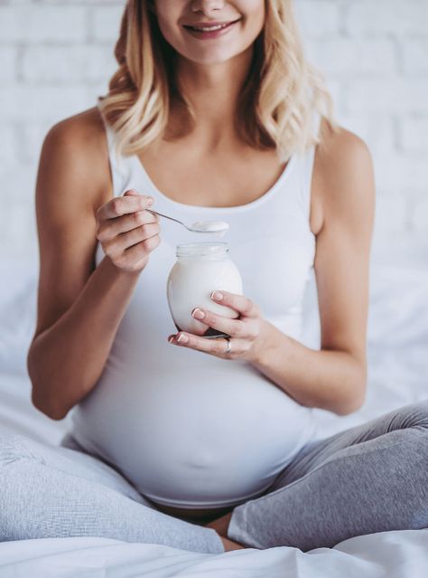 Wondering what to eat in your second trimester? We're covering what and how much you should be eating, plus what to do about food intolerances. Pregnancy List, Dates During Pregnancy, Healthy Pregnancy Snacks, Pregnancy Supplements, Pregnancy Snacks, Prenatal Health, Pregnancy Progression, Pregnancy Nutrition, Pregnancy Food